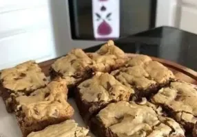 CHOCOLATE CHIP BARS