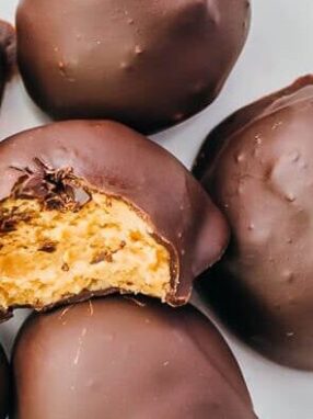 NO BAKE KETO CHOCOLATE PEANUT BUTTER BALLS