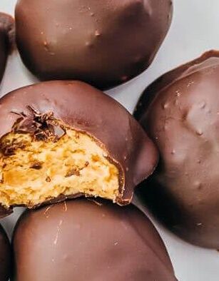 NO BAKE KETO CHOCOLATE PEANUT BUTTER BALLS