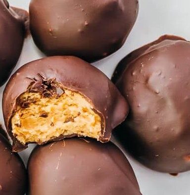 NO BAKE KETO CHOCOLATE PEANUT BUTTER BALLS