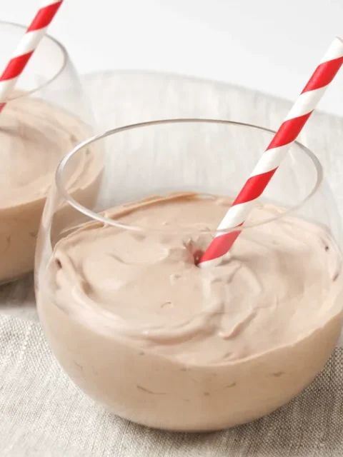 CHOCOLATE FROSTY